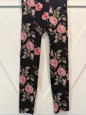 First Looks Black Leggings with Pink Rose Floral Print